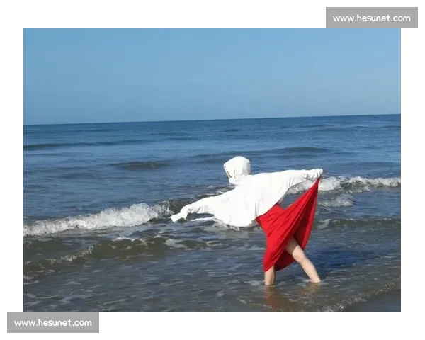 激情海浪上的较量：全球顶尖冲浪选手巅峰对决盛况 - 副本 (2)